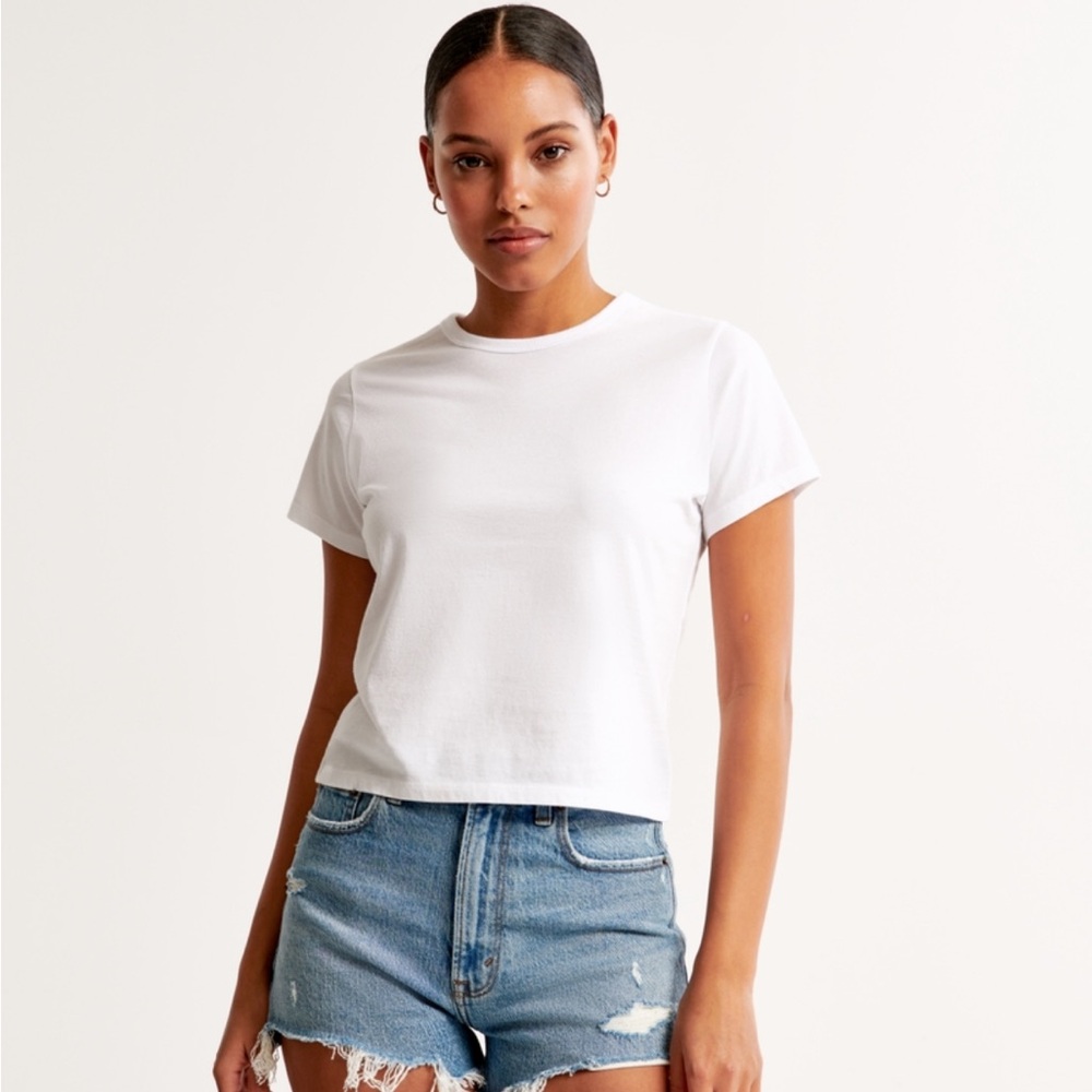 Abercrombie & Fitch White Body Skimming Tee